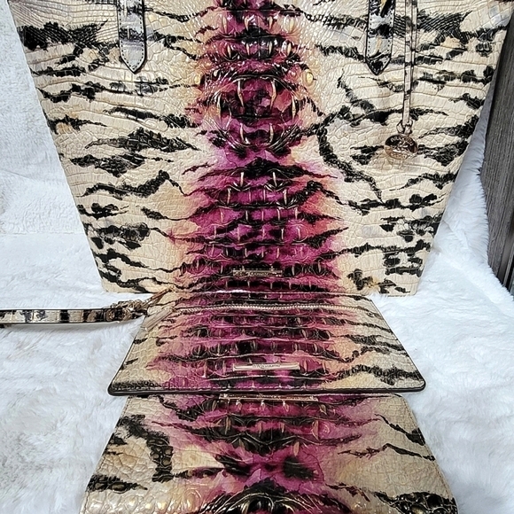 Items are across listed therefore we're down to only one set - Picture 4 of 14